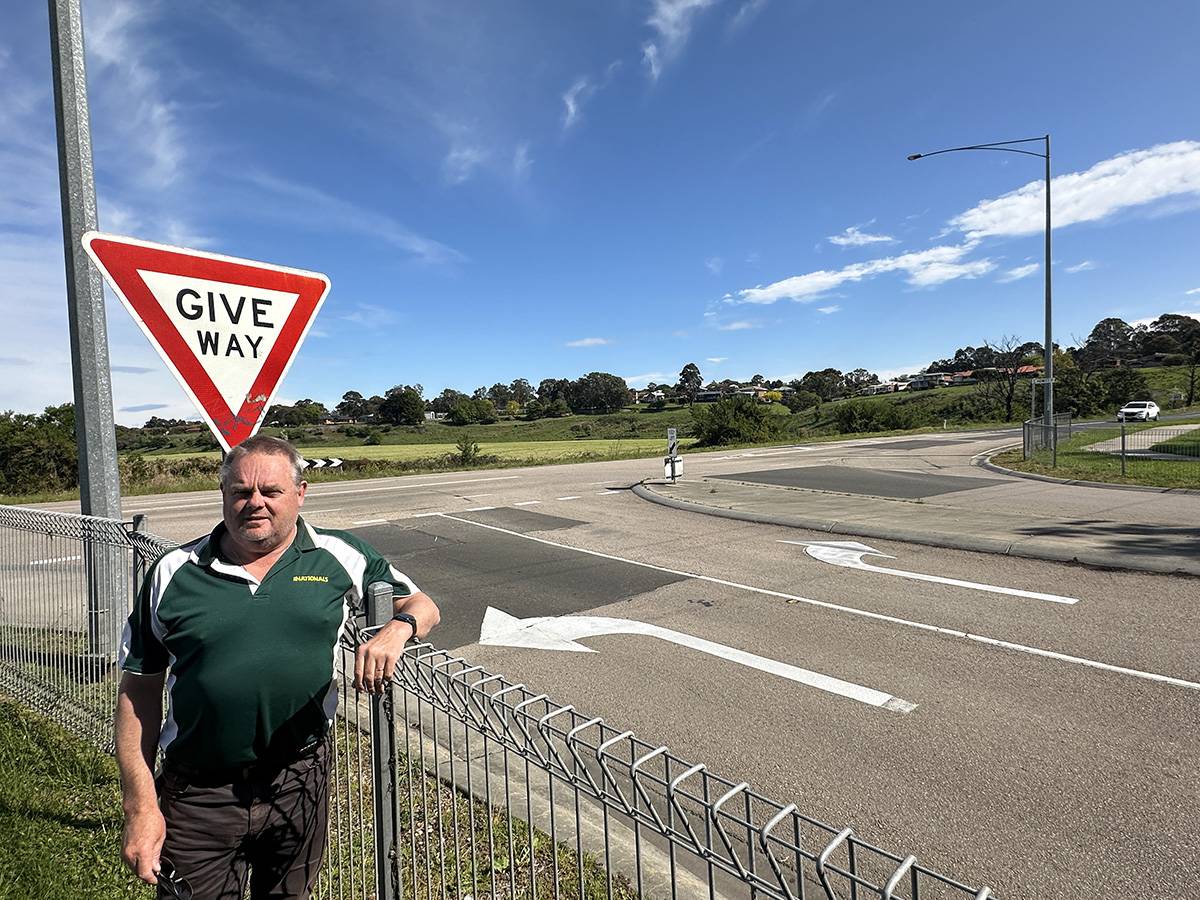 Traffic lights for Wy Yung intersection, roundabout for McEacharn – finally!